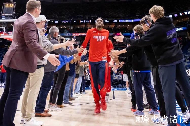 鹈鹕主场乌龙!球迷高呼赫伯特-琼斯已是湖人队员 鹈鹕主场乌龙!球迷高呼赫伯特-琼斯已是湖人队员