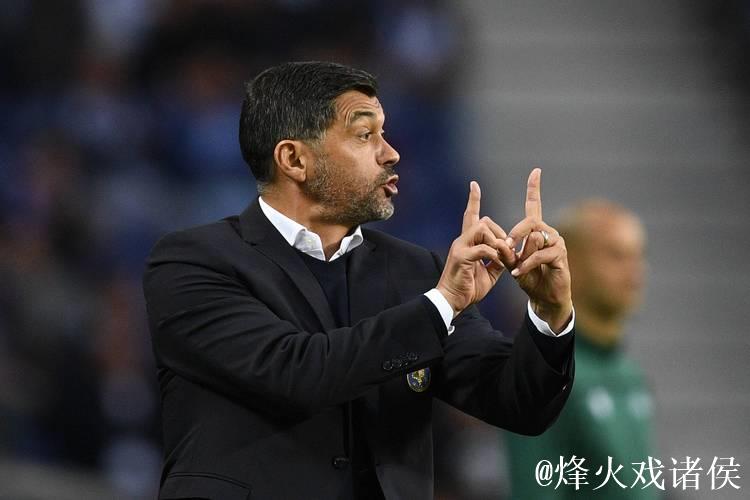 孔塞桑被抱摔，裁判无动于衷！